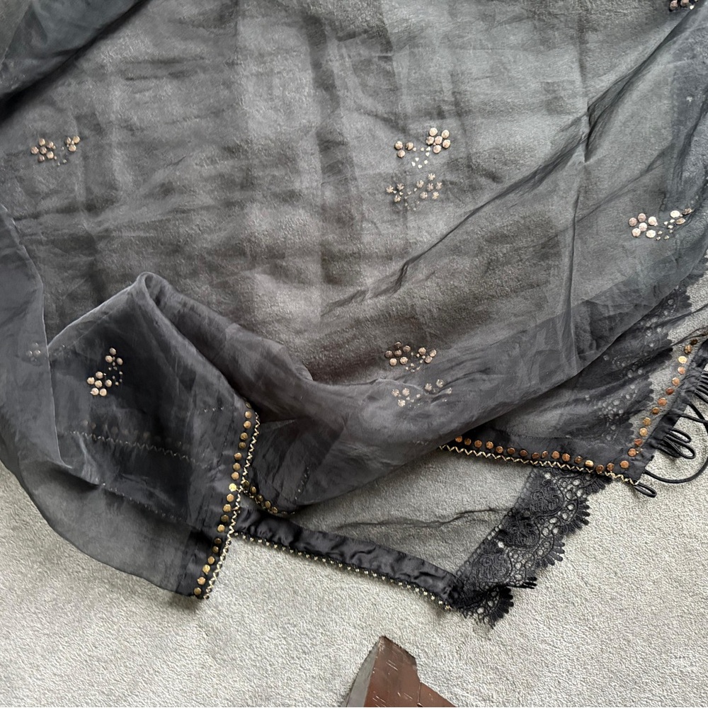 Nureh black chicken Kari dress - Picture 10 of 11
